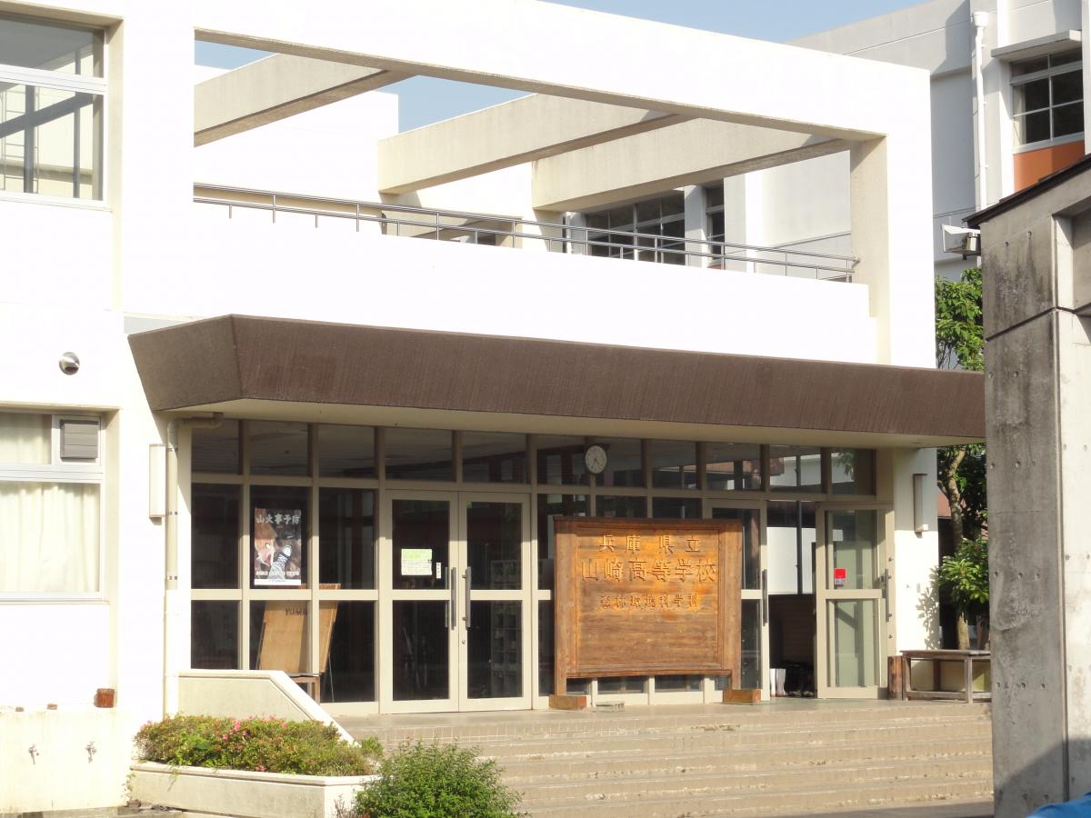 【半ズボン】高校の制服に「キュロット」導入 兵庫県立山崎高等学校で23年度から 性差の解消へ... ねことダンボール