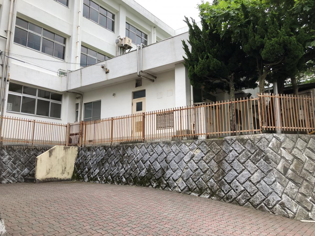 スタディピア 汐入小学校 横須賀市汐入町