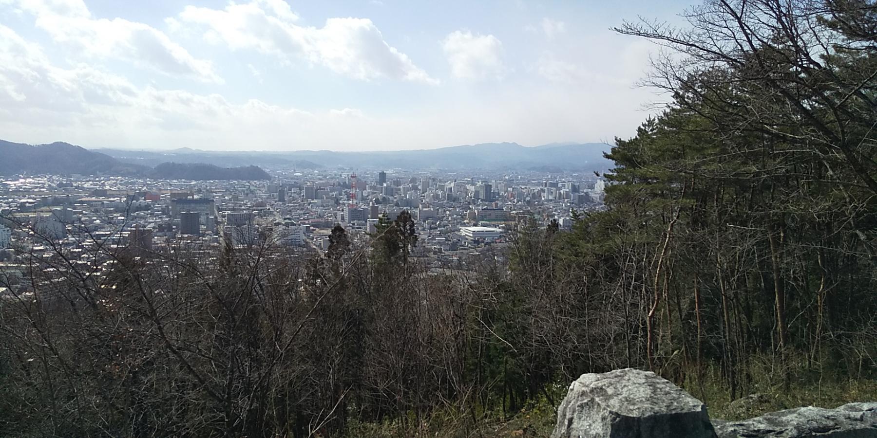 【旅探(たびたん)】信夫山第二展望台(福島市所窪) 【旅探(たびたん)】信夫山第二展望台(福島市所窪)