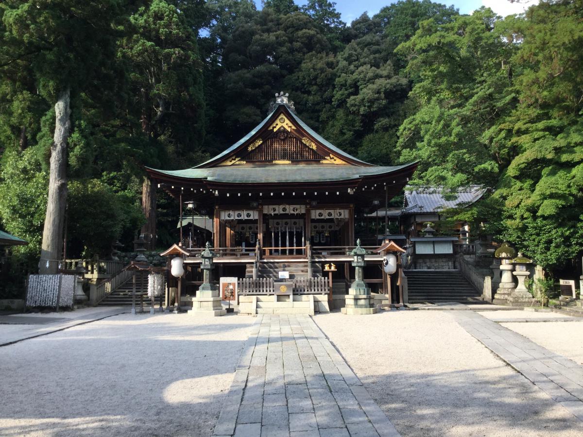 日牟禮八幡宮