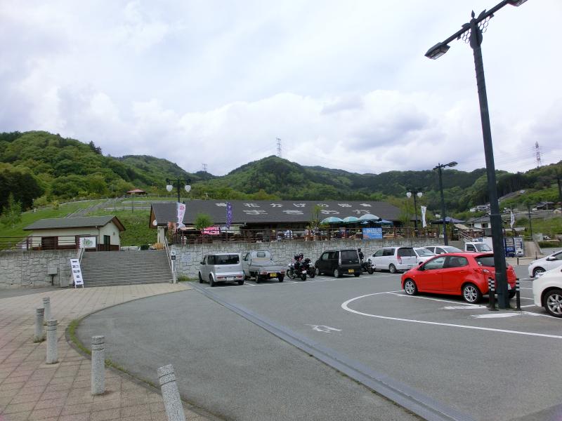 マーケットピア 道の駅 花かげの郷まきおか