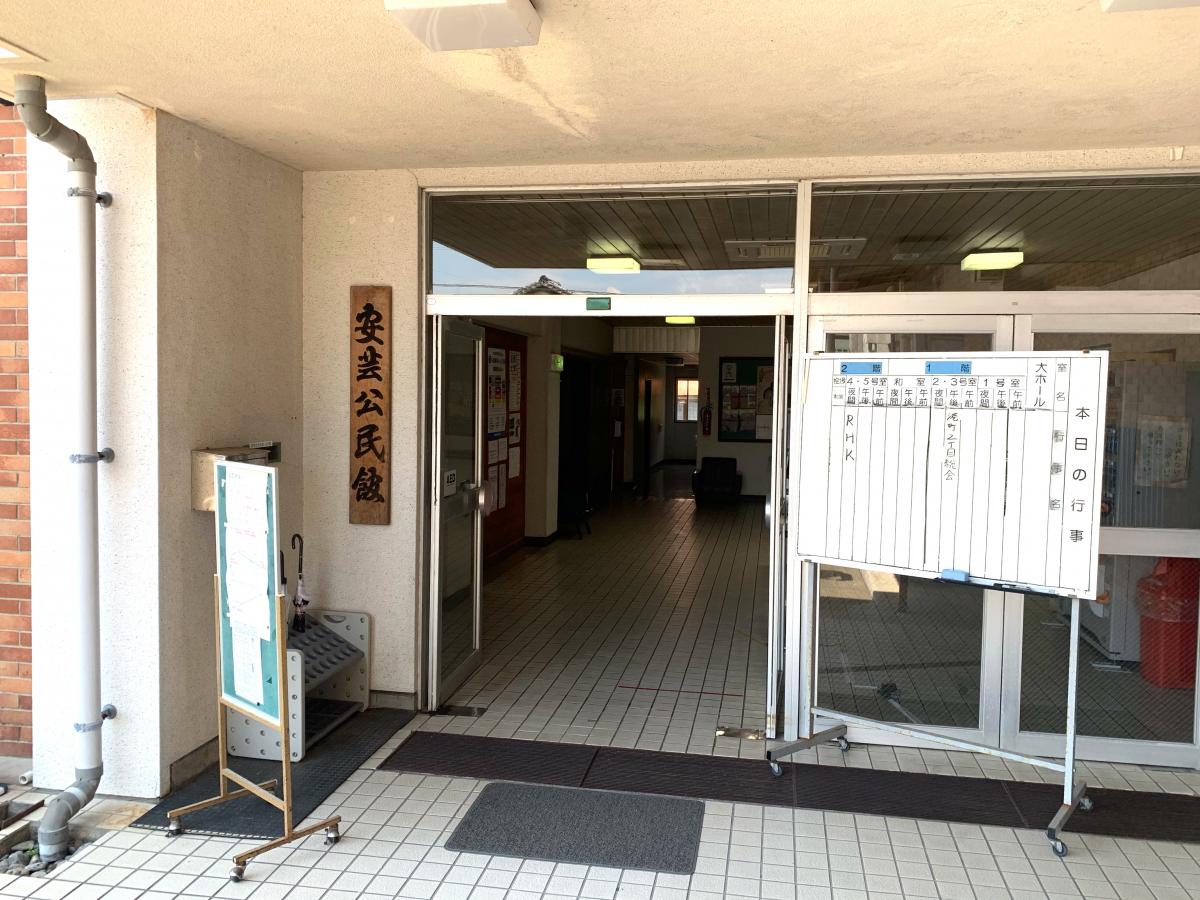 最新 2022年 111年 行事曆 農曆春節九天連假 國中小學110學年度寒假暑假開學日 蘋果話日常